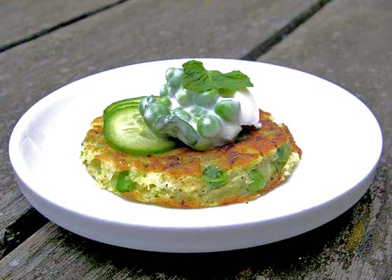 Groentekoekjes van pastinaak, courgette en erwtjes